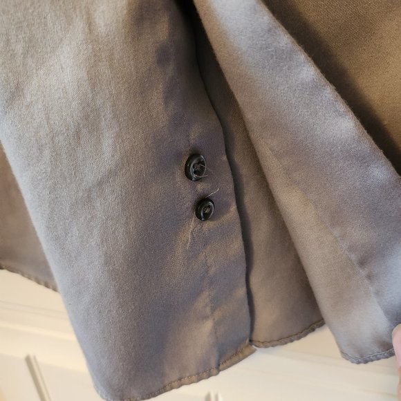 Soft Gray Wrinkle Free Button Down Dress Shirt - Picture 3 of 4